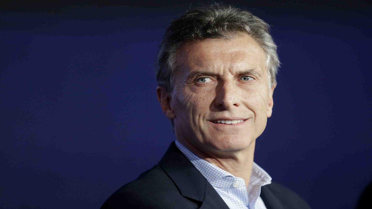 El presidente argentino Mauricio Macri habla durante una reunión con la Unión Industrial Argentina, el lunes 14 de diciembre en Buenos Aires. 