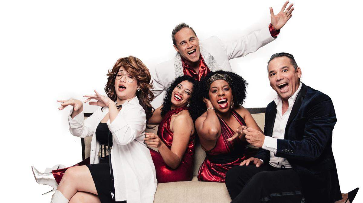 Elenco de ‘Hialeah Social Trap’ (desde la izq.): Letty Carmona, Rebeca Rosabal, Rigo Palma, Massiel Rodríguez y Yoshvani Medina.