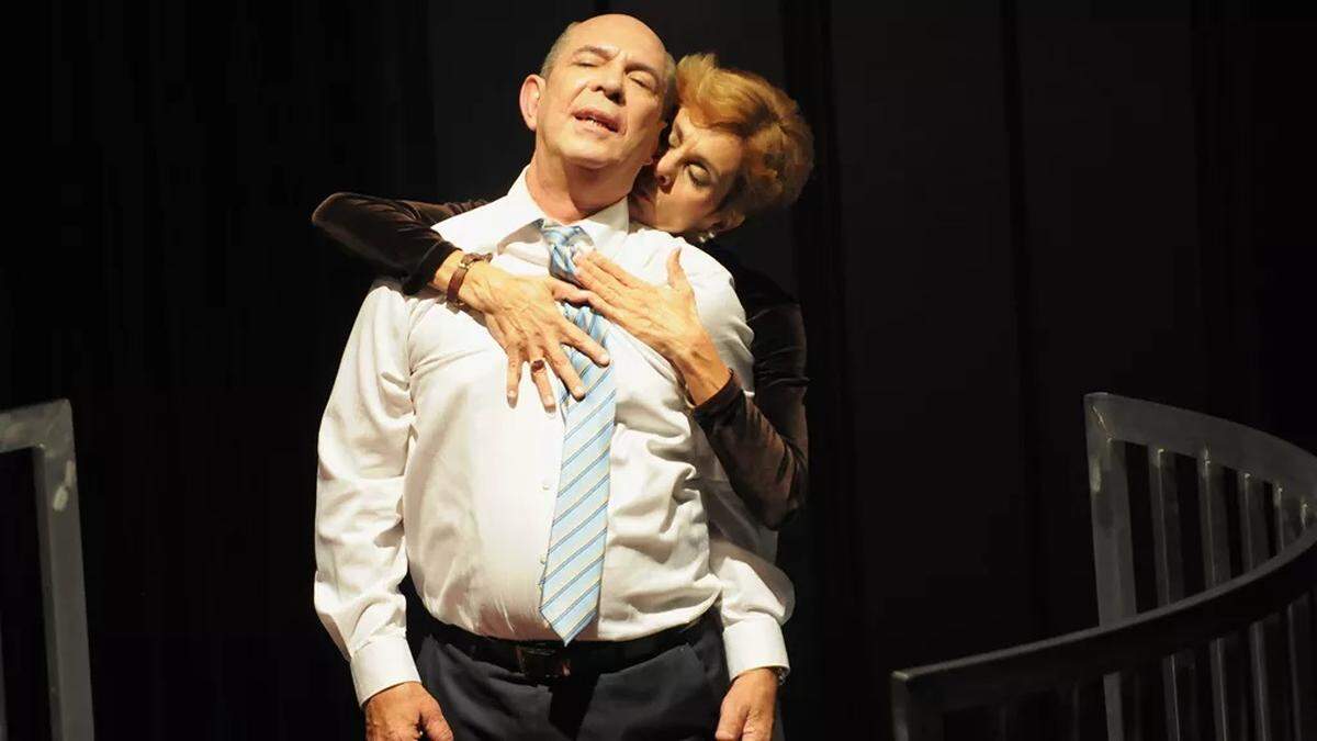 37 Festival Internacional de Teatro Hispano de Miami&nbsp;presenta ‘Al pie del Támesis’ de Mario Vargas Llosa.