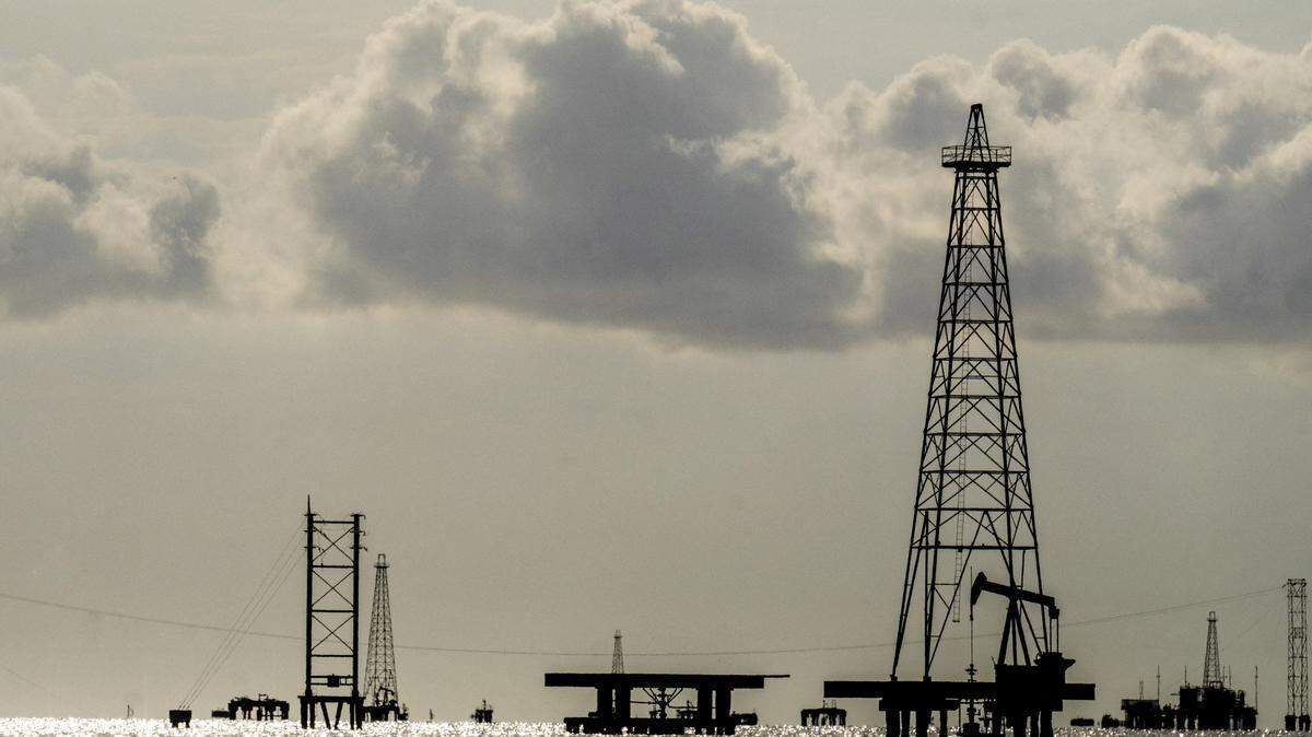 Torres de perforación petrolera son fotografiadas en Cabimas, al sur del lago de Maracaibo, estado Zulia, Venezuela, el 31 de enero de 2026.