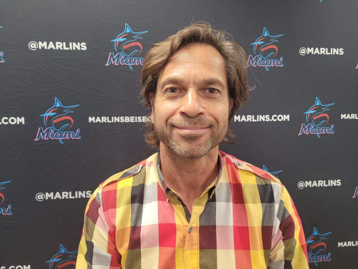 Tiago Pinto, vicepresidente de mercadeo de los Marlins, habla de los preparativos para el Clásico Mundial.