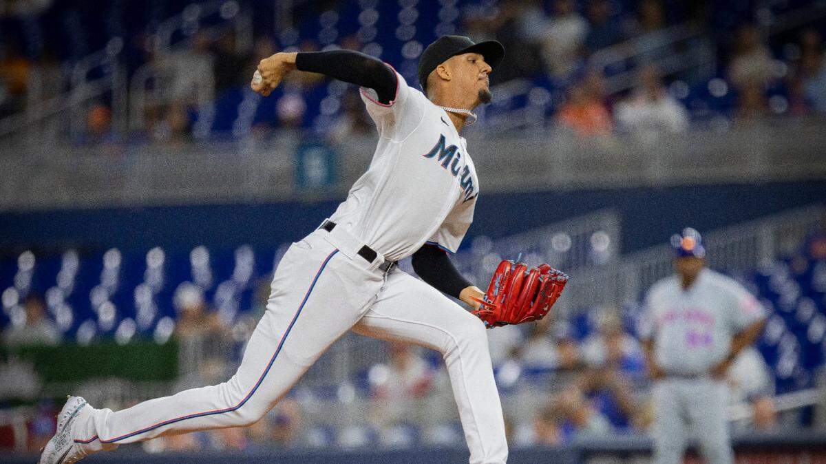 El derecho dominicano de los Marlins de Miami Eury Pérez realizó 19 aperturas en su temporada de novato y tuvo un promedio de limpias de 3.15, con 108 ponches en 91 y 1/3 de entradas.