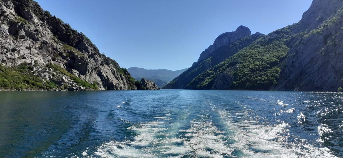 Embalse de Riaño, conocido como los fiordos leoneses.