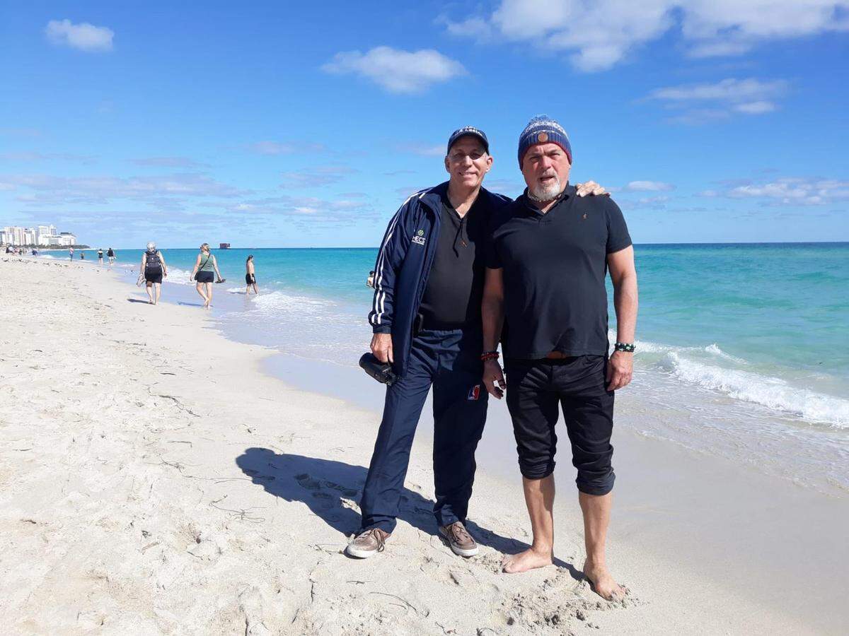 El capitán Manuel Rodríguez Lestón (izq.) y Nino Fraguela en Miami Beach.