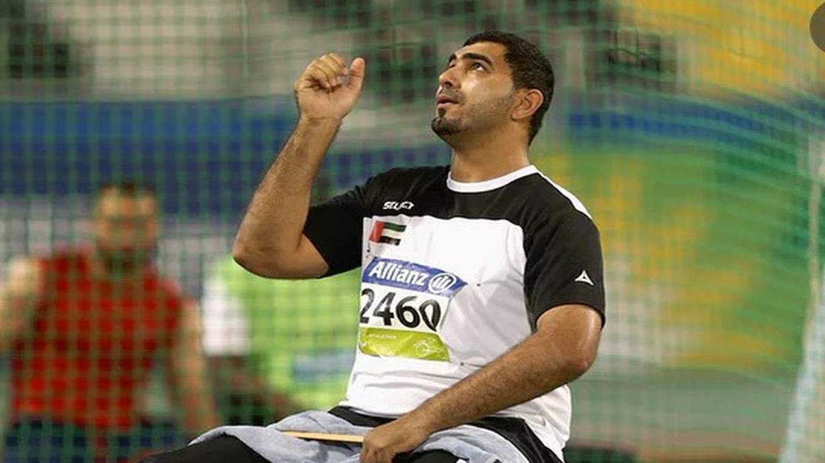 El atleta paralímpico Abdullah Hayayei, de los Emiratos Árabes, murió este martes en Londres al caerle encima la jaula de lanzamiento de martillo cuando se entrenaba para los campeonatos del mundo paralímpicos, que comienzan el próximo viernes en la capital británica.