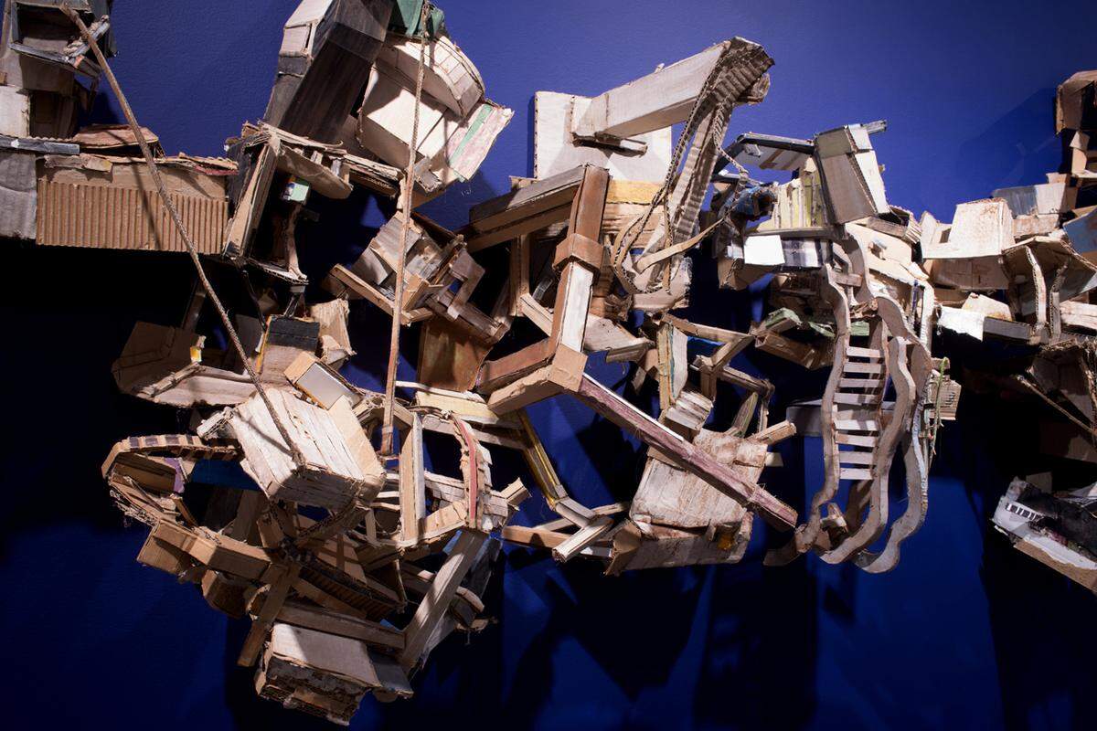 “Made Larger in Shadow”,de Michelle Marcuse, integra la muestra “Against Gravity”.