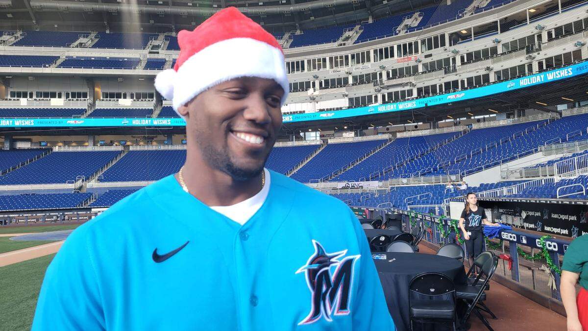 Jorge Soler repartió juguetes entre los niños que asistieron a un Día de Navidad en el loanDepot park, pero se regaló una ilusión para sí mismo. El pelotero cubano confía en que estará listo para el inicio de la próxima primavera porque su rehabilitación marcha a toda máquina.