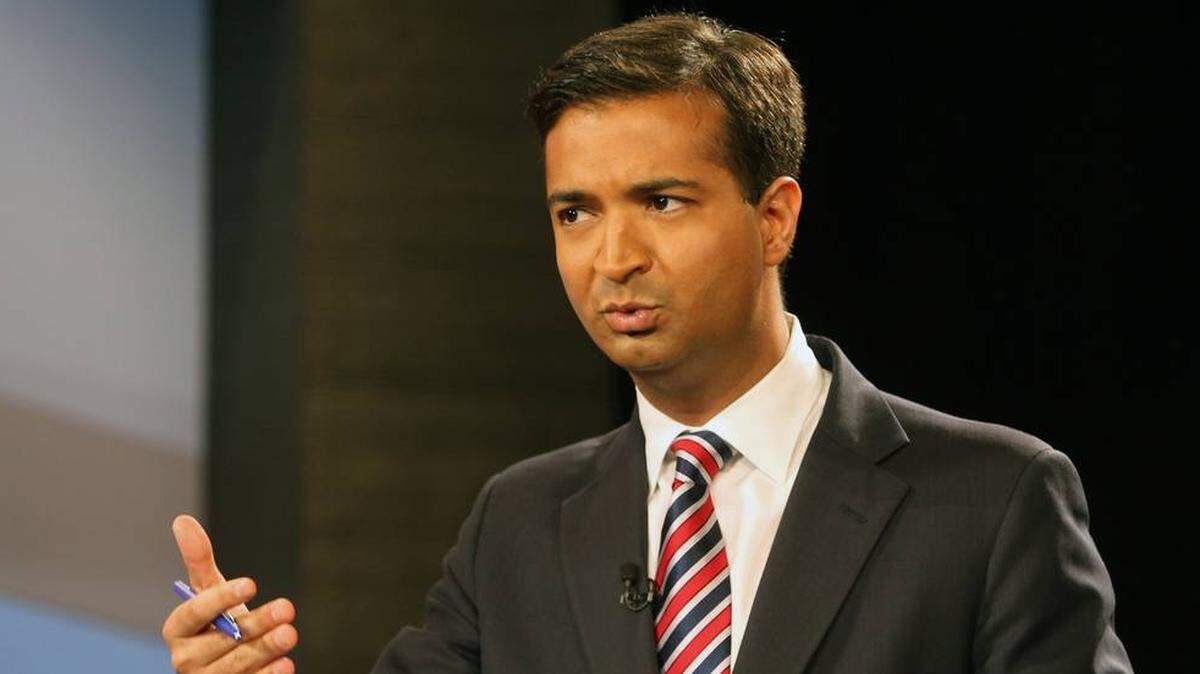 Carlos Curbelo, a Miami Republican who lost his congressional seat in 2018, will be an adviser to Miami Mayor Francis Suarez.