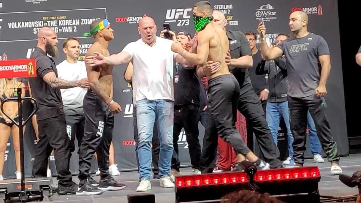 Nada supera al encuentro entre el veterano Gilbert Burns (izq.) y el checheno Kamzat Chimaev, una sensación que ha despertado un entusiasmo desmedido entre los aficionados y que, sin duda, es la llave del éxito para esta noche PPV.
