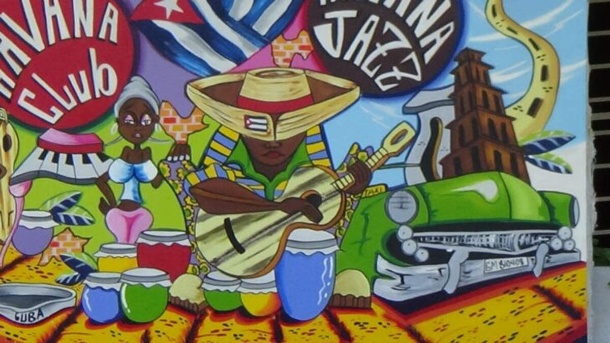 Viernes en La Pequeña Habana: música, arte y recorrido a pie.