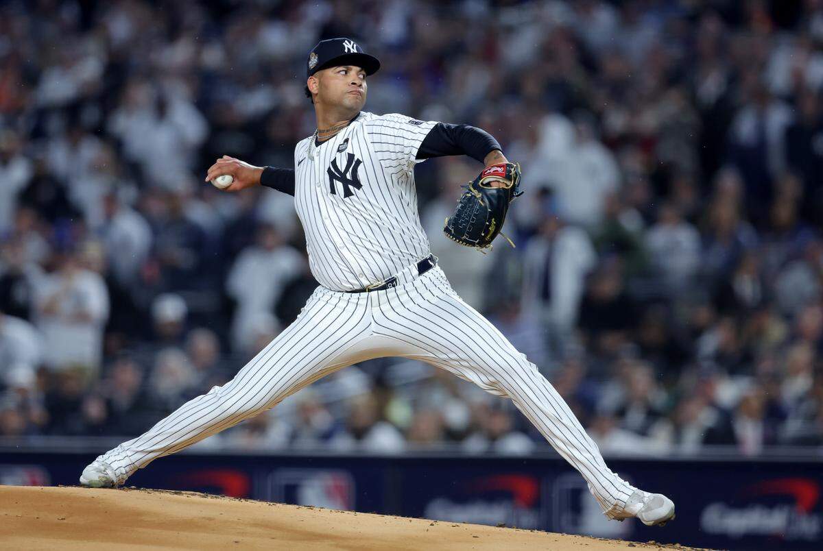 El derecho dominicano Luis Gil terminó con 15 victorias y efectividad de 3.50 con los Yankees de Nueva York.