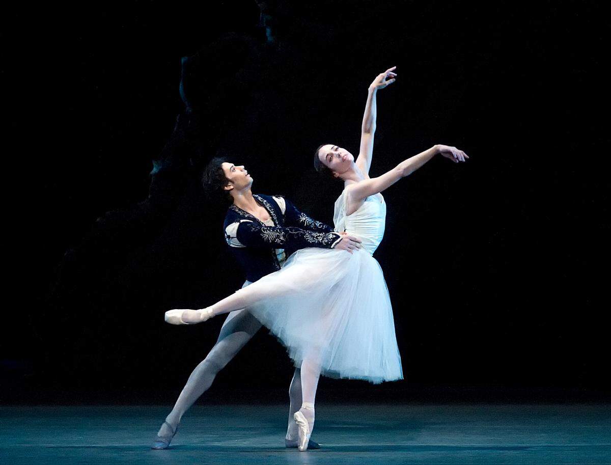 Los Bailarines Principales del American Ballet Theater, Herman Cornejo y Skylar Brandt.