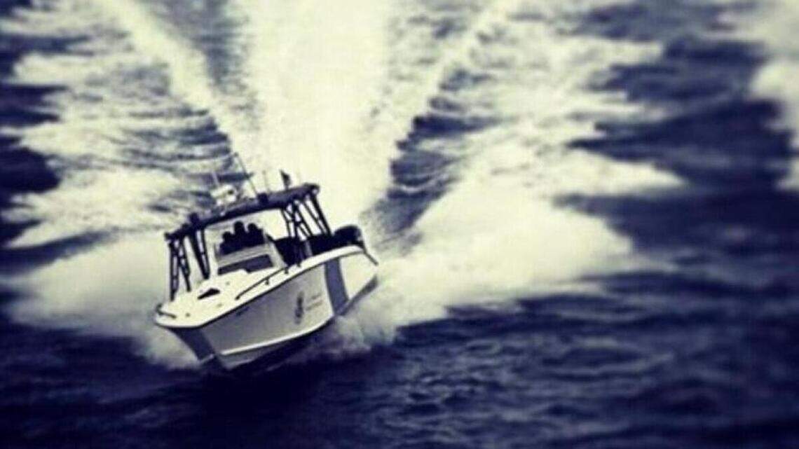 Interceptan yate frente a Miami Beach; capitán es acusado de traer a una mujer desde Bahamas