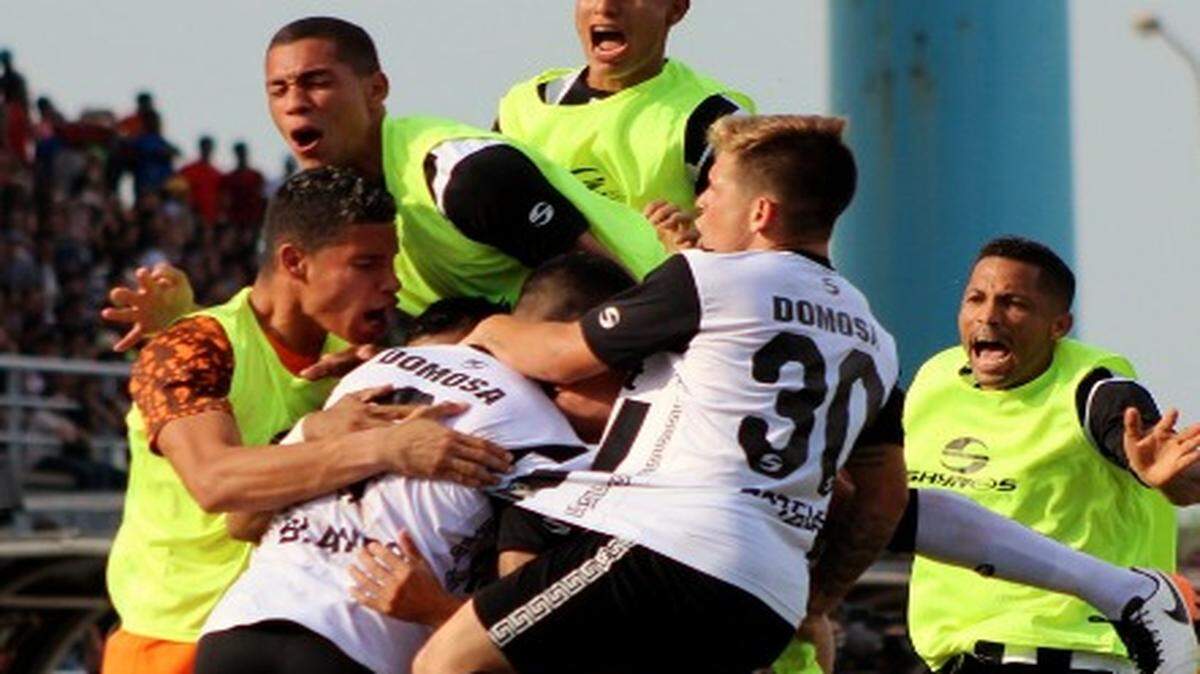 El Zamora ratificó este domingo el dominio en los últimos años en el fútbol venezolano al vencer 2-1 al Zulia a domicilio, en el partido de vuelta de la final y conquistar el campeonato de la temporada 2016.
