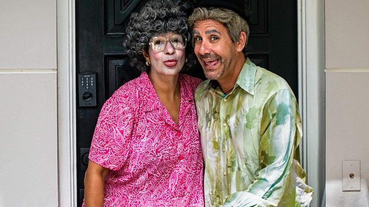 Maribel González y Javier Checa protagonizan la comedia ‘Belén y Goyo are Involved in Tremendo Rollo’.