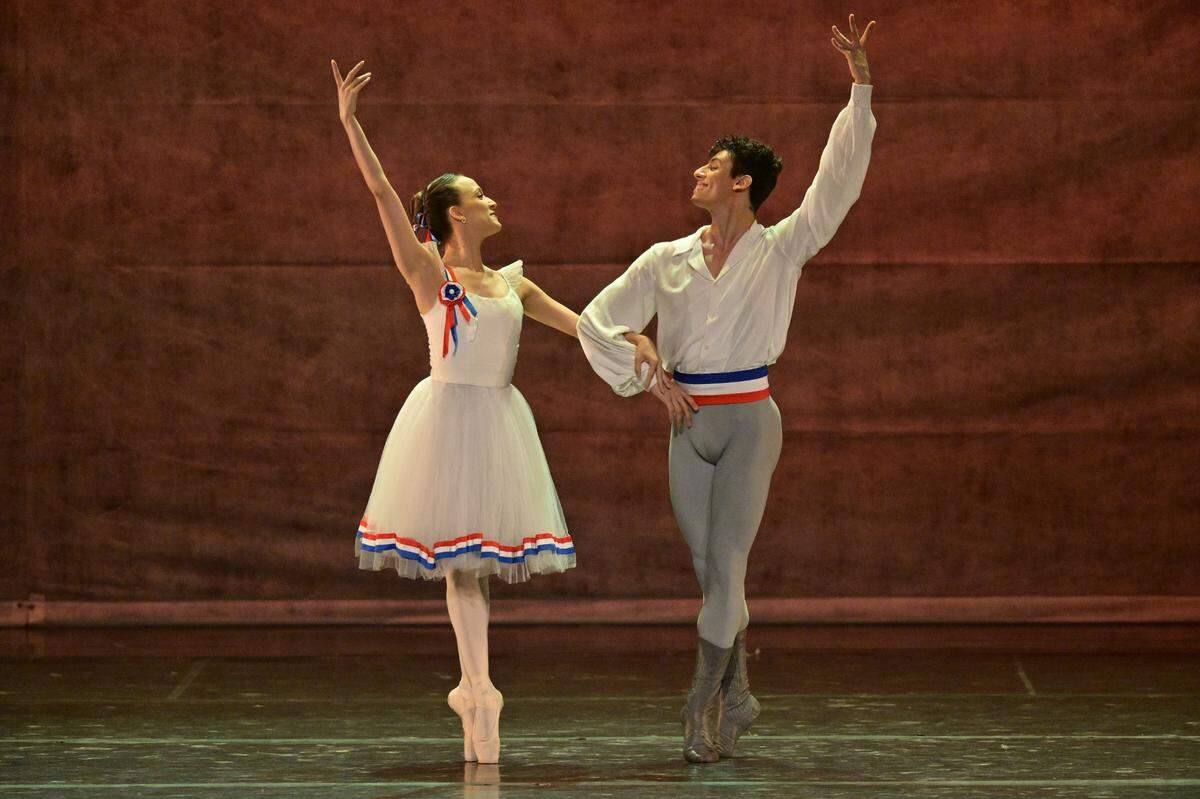 Melissa Oliveira y Agustín Pereyra, del Ballet Nacional Sodre (Uruguay) “Flames of Paris”. 