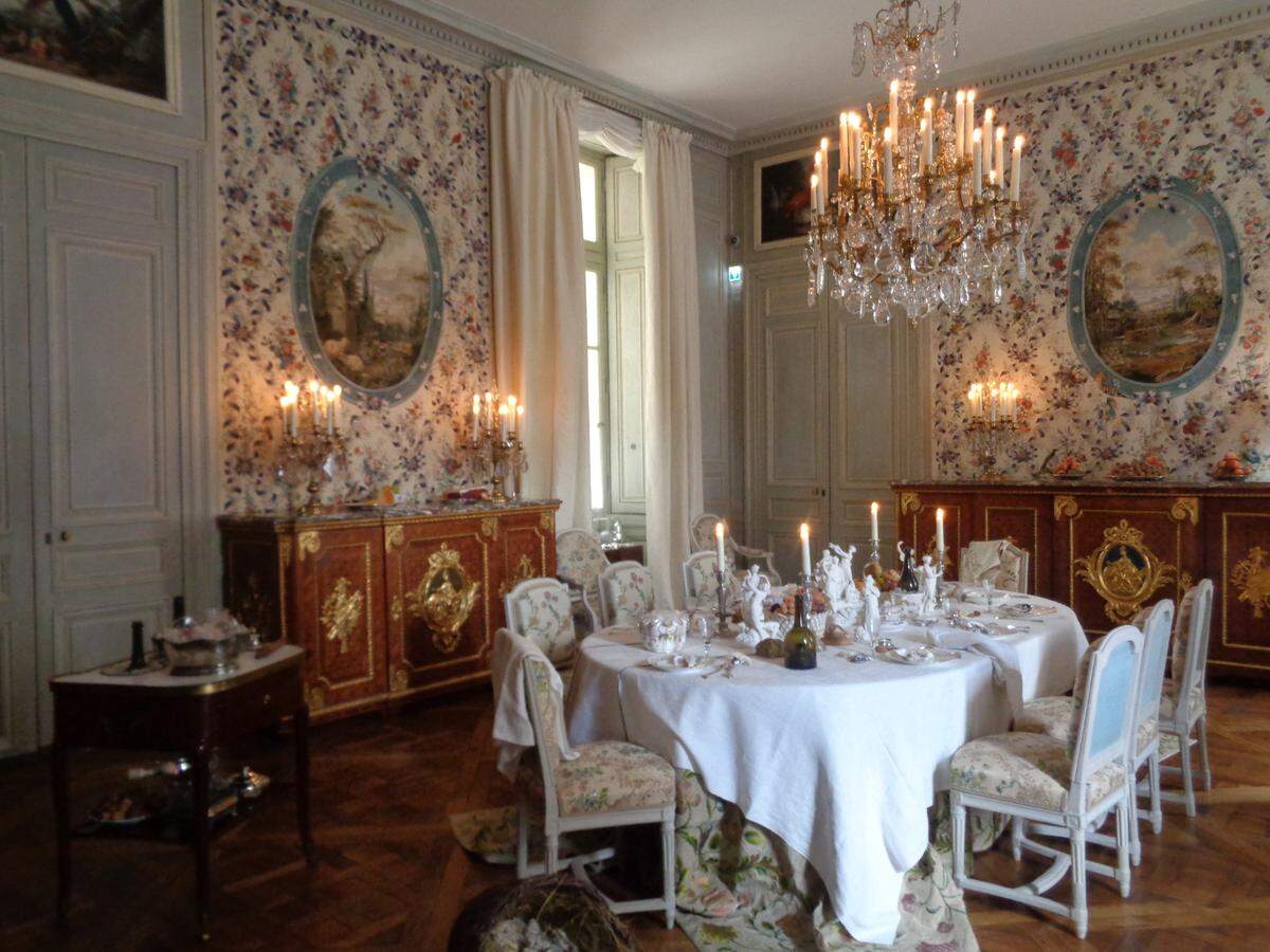 Comedor de los apartamentos privados del intendente del antiguo Guadamuebles real.