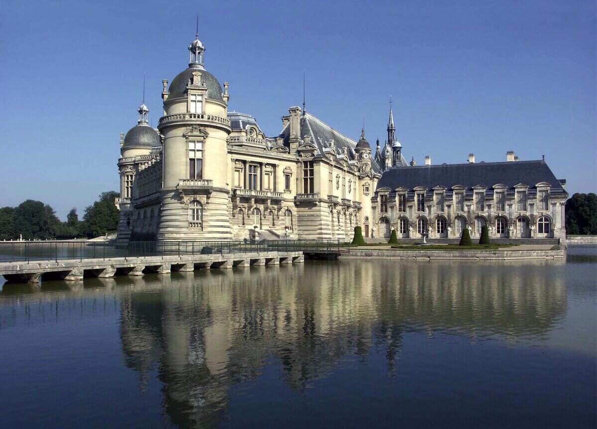 El Castillo de Chantilly, al norte de París.