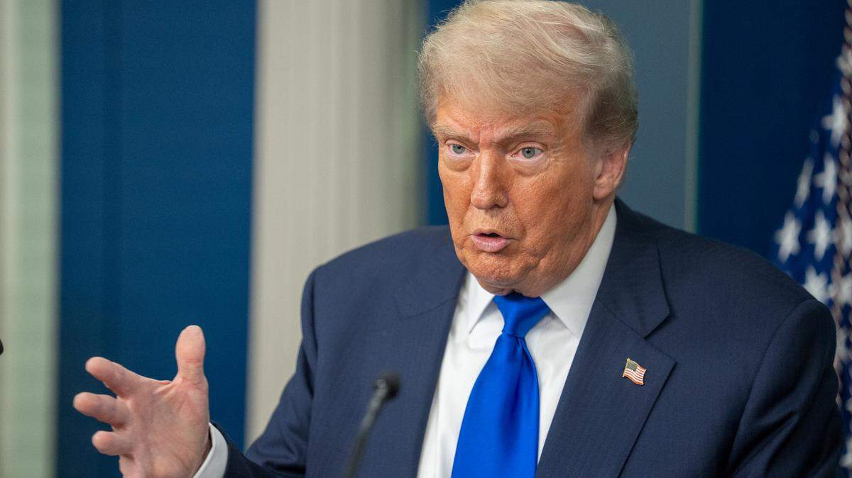  El presidente de Estados Unidos, Donald Trump, habla con la prensa en la Casa Blanca, en Washington D.C., Estados Unidos, el 27 de junio de 2025. 