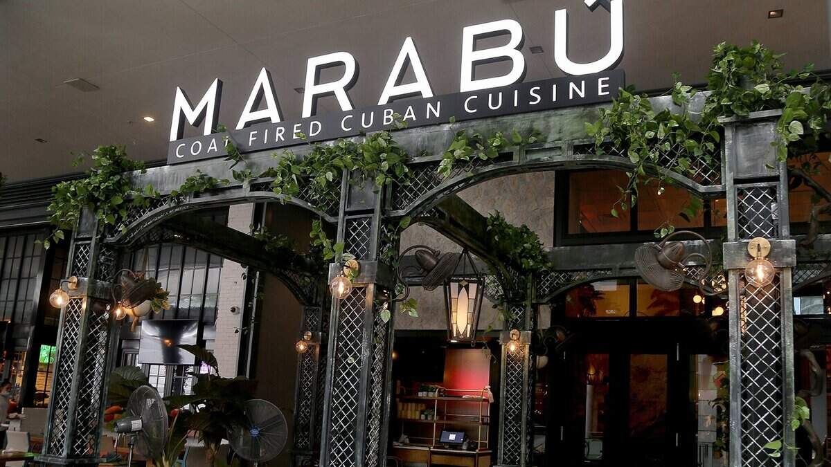 Entrada al restaurante de comida cubana Marabú en Brickell City Center, Miami.