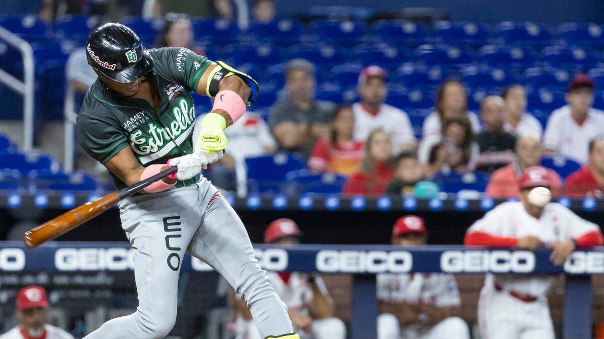 Pase lo que pase en este Choque de Gigantes, el nombre de José Barrero quedará por siempre en la historia. El cubano no solo fue el líder ofensivo en la victoria de su equipo sino que también impulsó la primera carrera de este evento con sede en el loanDepot park..