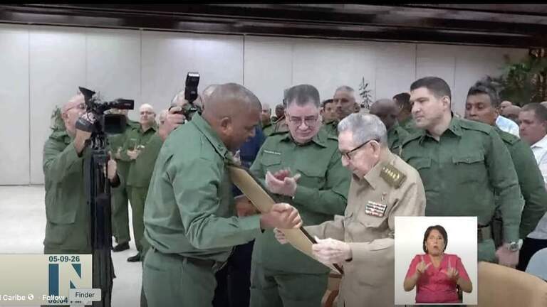 Raúl Castro reaparece en público y disipa rumores sobre su estado de salud