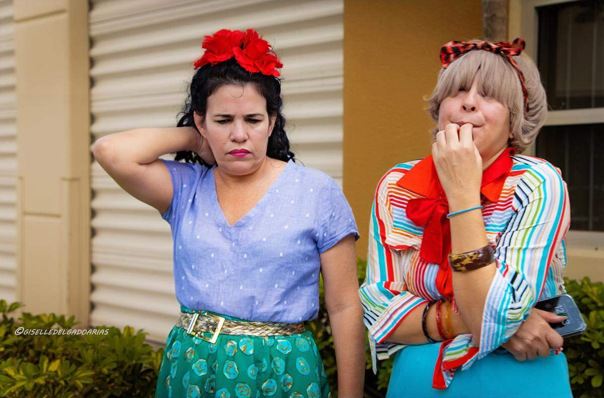 Yerlín Pérez como Arturita y Gelliset Valdés como Felipa, las ‘guajiras’, personajes que eran populares en Cuba y también les han dado trabajo en shows y fiestas en Miami.
