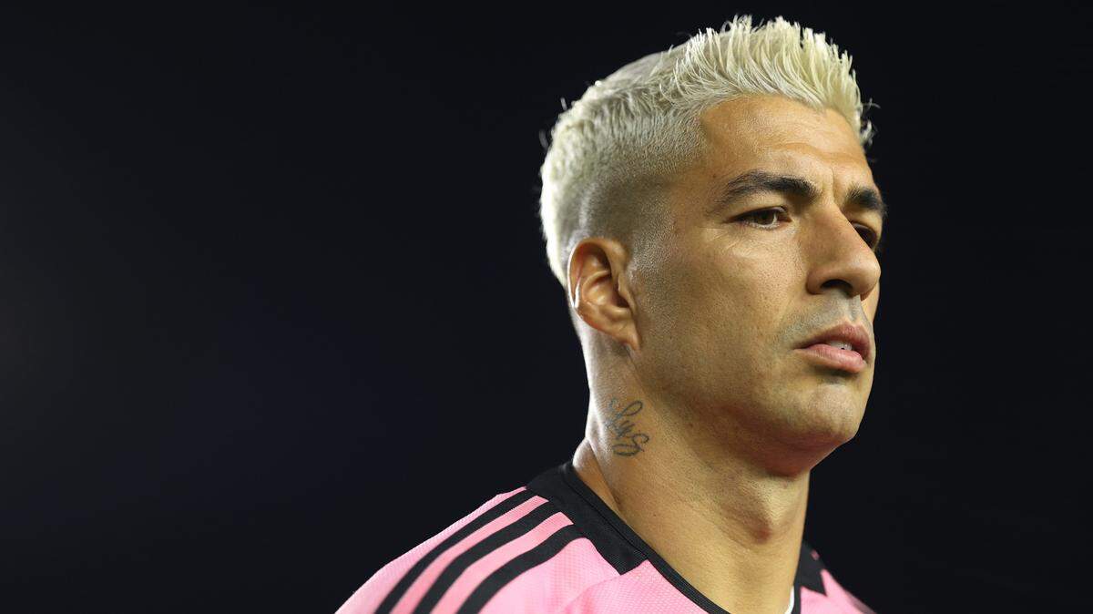 El delantero del Inter Miami CF, Luis Suárez (9), antes del partido contra el Charlotte FC en el Chase Stadium el 28 de septiembre de 2024.