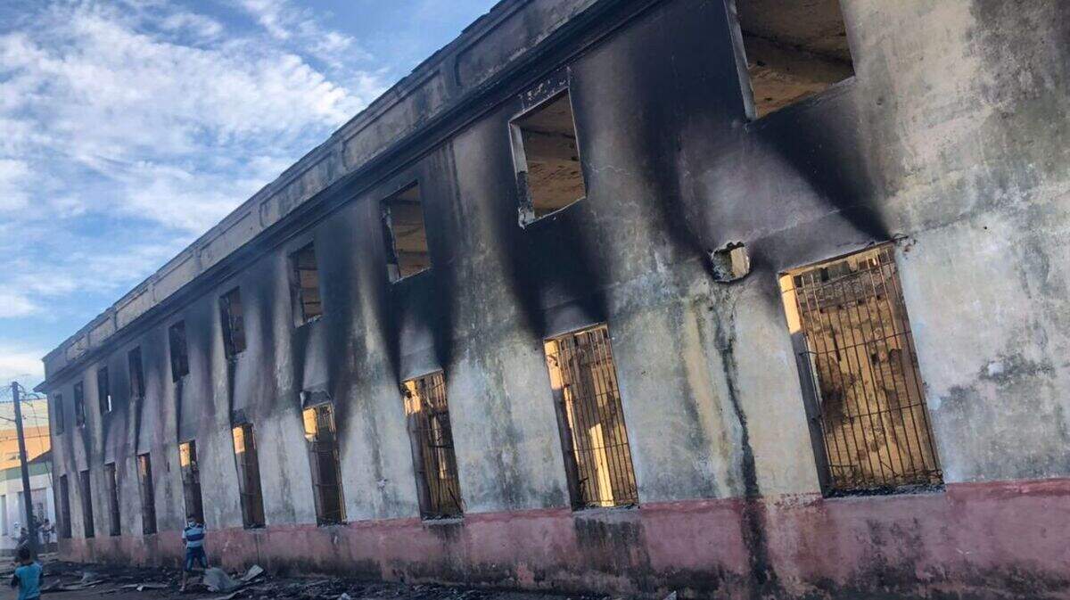Incendio en fábrica de tabaco de Cuba.