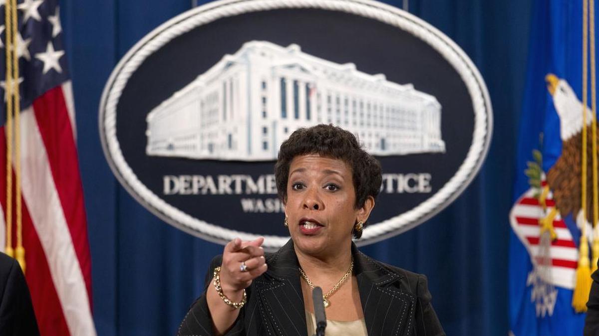 La Fiscal General de Estados Unidos Loretta Lynch habla sobre las nuevas detenciones en el escándalo de corrupción de la FIFA, en una conferencia de prensa el 3 de diciembre del 2015 3n Washington.