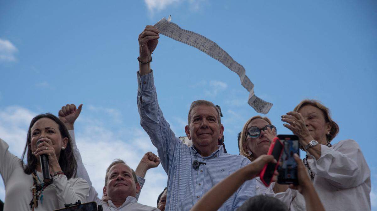 Edmundo González Urrutia, líder opositor venezolano, anuncia una posible reunión con Joe Biden mientras continúa su gira internacional en busca de apoyo. Foto de archivo