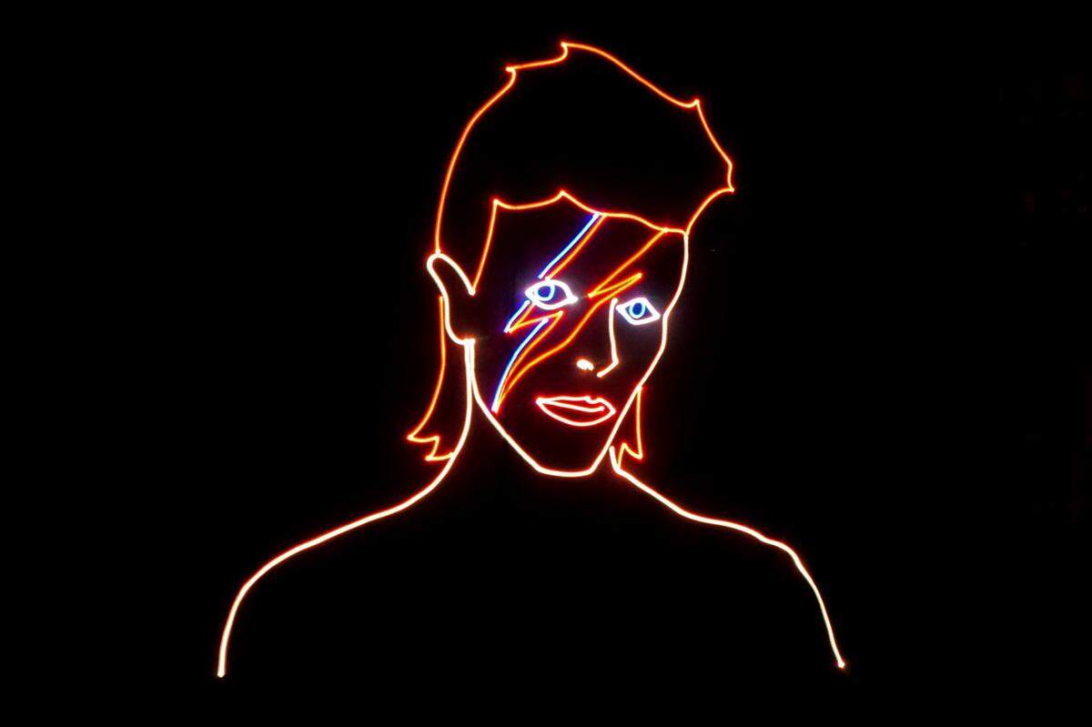 Hay noches con temas musicales de The Beatles, Pink Floyd, David Bowie, Queen, Michael Jackson, Lady Gaga, Rolling Stones y Bob Marley, entre otros muchos.