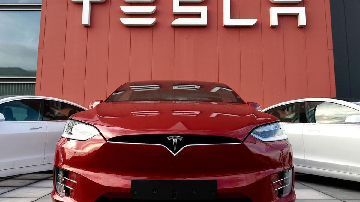 The lawsuit filed in Alameda County Superior Court says that Tesla’s Autopilot was responsible for a crash that killed Jovani Maldonado Garcia, 15, his family said.