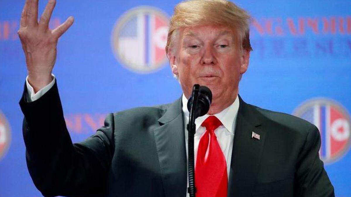 El presidente de EE.UU., Donald J. Trump, da una rueda de prensa tras su histórica cumbre con el líder norcoreano, Kim Jong-un, en el hotel Capella de Singapur el 12 de junio de 2018.