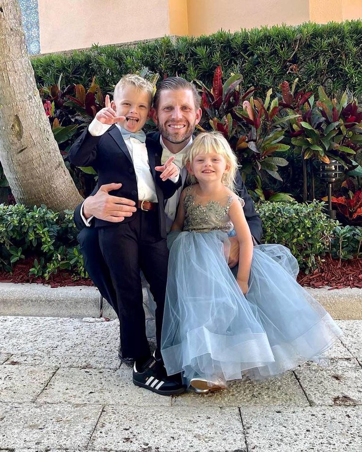 Los pequeños de Eric. Posó con su hijo Eric Jr. y su hija Carolina. Cortesía de Eric Trump/Instagram