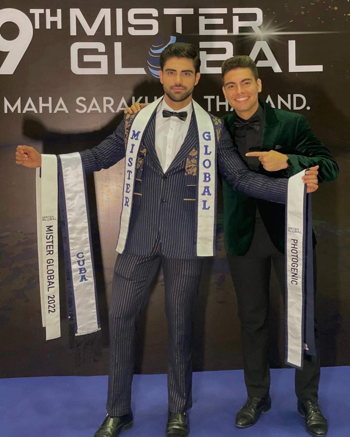 Sergio Meso (der.), fundador y presidente de Reinado Nacional de Belleza Cuba, con Juan Carlos Ariosa, Mister Global 2023.