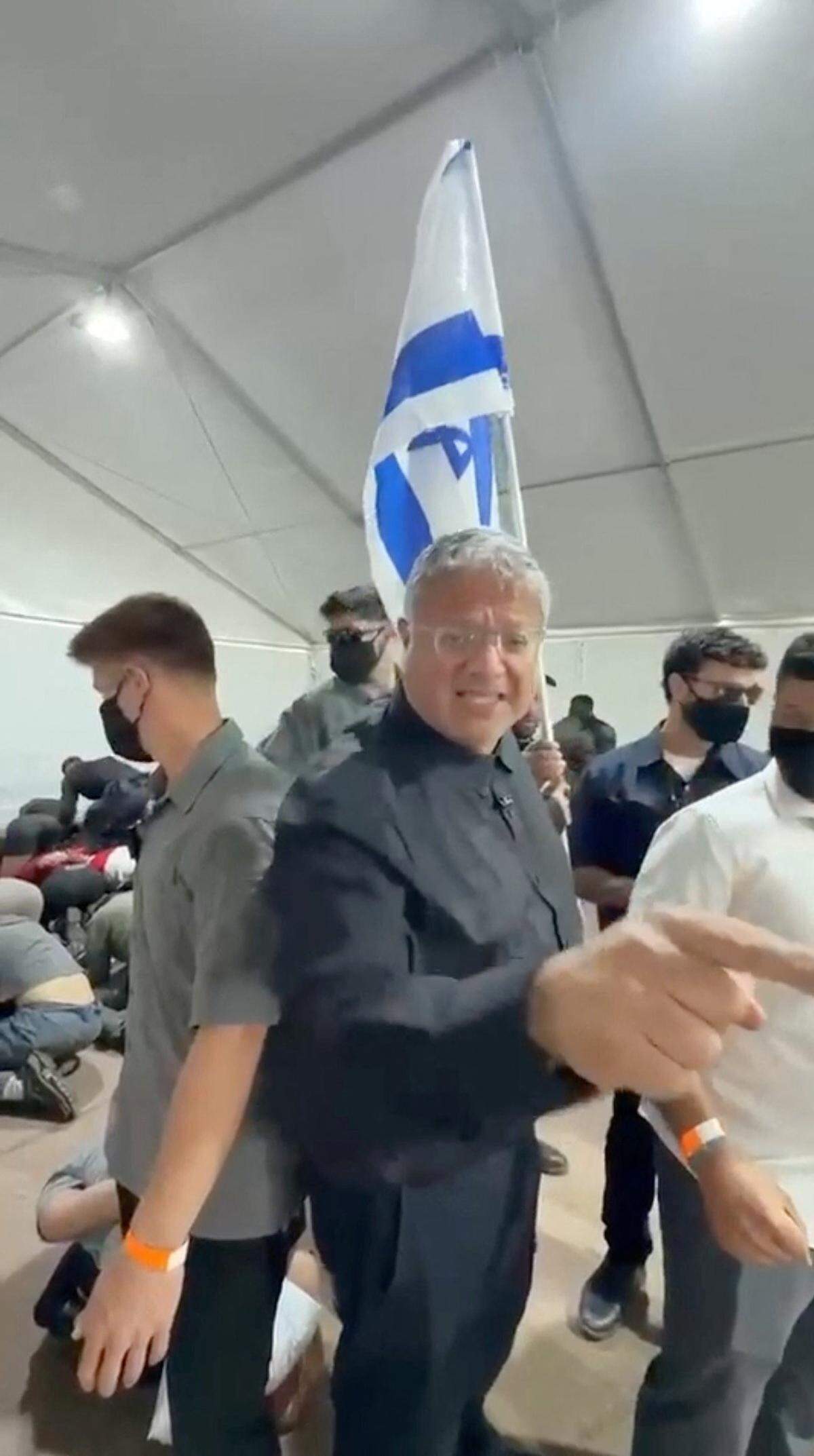 El ministro israelí de Seguridad Nacional, Itamar Ben Gvir, reacciona mientras activistas de la flotilla son detenidos por las fuerzas israelíes, en el puerto de Ashdod, Israel, en esta captura de pantalla tomada de un video publicado, el miércoles 20 de mayo de 2026.