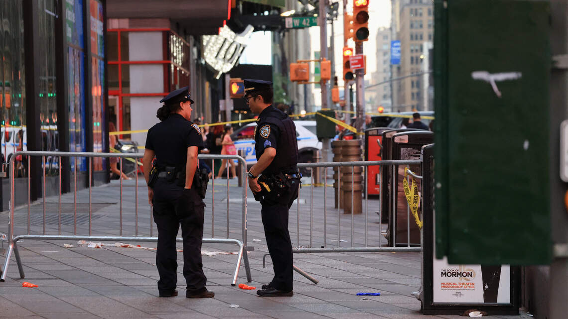 Una mujer mata a una persona y hiere a otra antes de ser abatida en Times Square