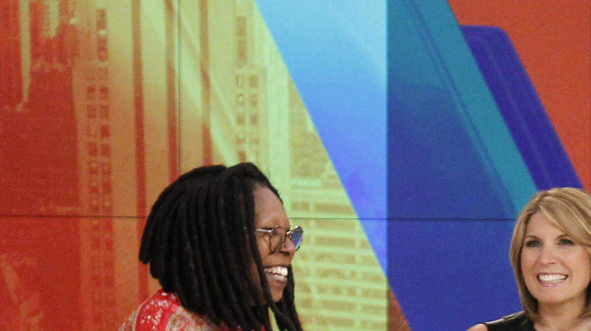 Whoopi Goldberg, Nicolle Wallace, Rosie Perez y Rosie O'Donnell  en 'The View' .