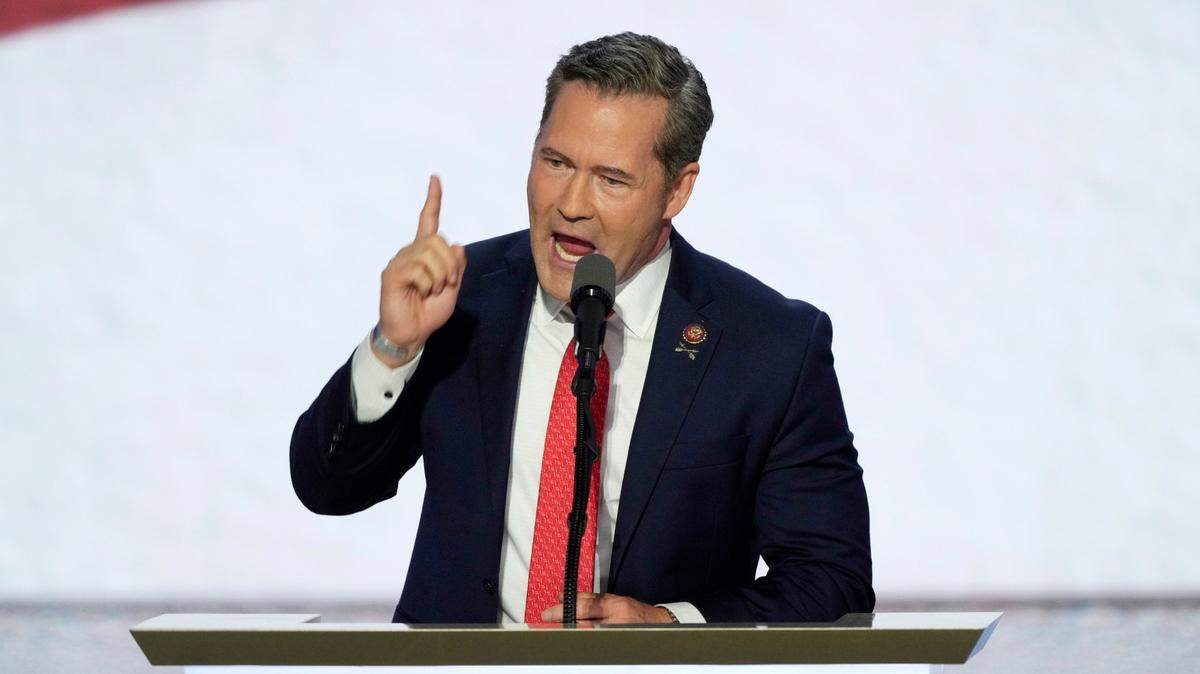 El presidente electo de EE.UU., Donald Trump, ofreció este lunes al congresista republicano Mike Waltz el puesto de asesor de seguridad nacional, una posición clave en la toma de decisiones para sortear conflictos geopolíticos como la guerra entre Rusia y Ucrania y Hamás e Israel.
