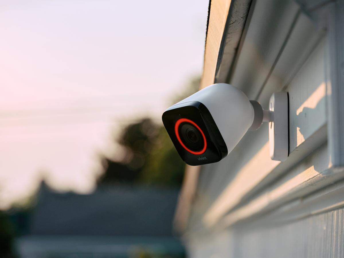 Una reciente encuesta ha desvelado que muchos estadounidenses no solo están usando sus cámaras de vigilancia para mantener su casa segura, sino también para espiar sistemáticamente al vecindario.