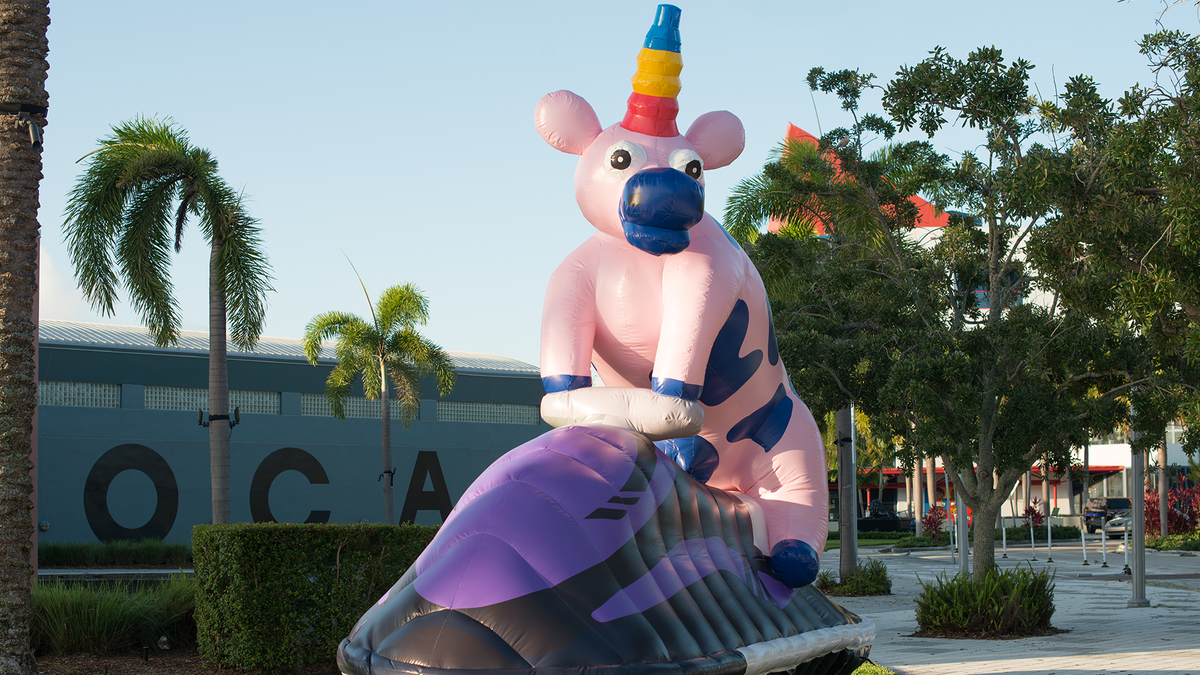“El Mundo Es Mágico”, de Lizn’Bon, en el Museo de Arte Contemporáneo ( MOCA), North Miami.