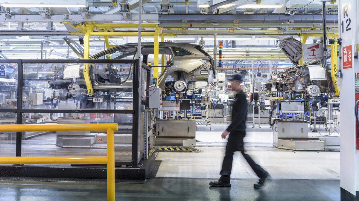 El presidente Donald Trump ha decretado un mes de excepción para la fabricantes de autos de Estados Unidos de los aranceles impuestos a México y Canadá. 