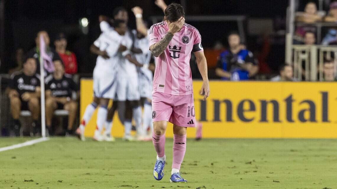 Suárez marca un doblete, pero Messi no pesa y el Inter Miami se lleva su primera manita en casa
