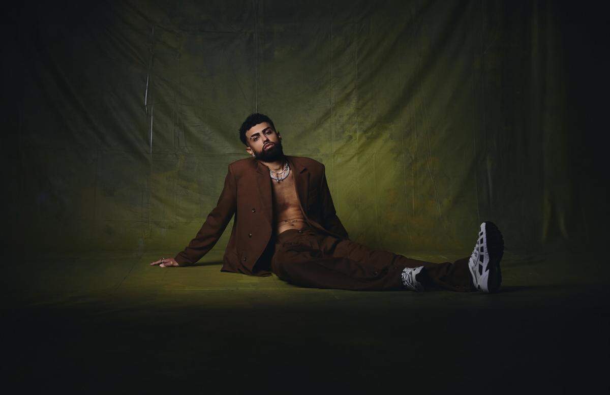 En el 2020 grabó su gran hit, la canción “La curiosidad”, acompañado por Myke Towers; el respectivo videoclip tiene más de 900 millones de views.
