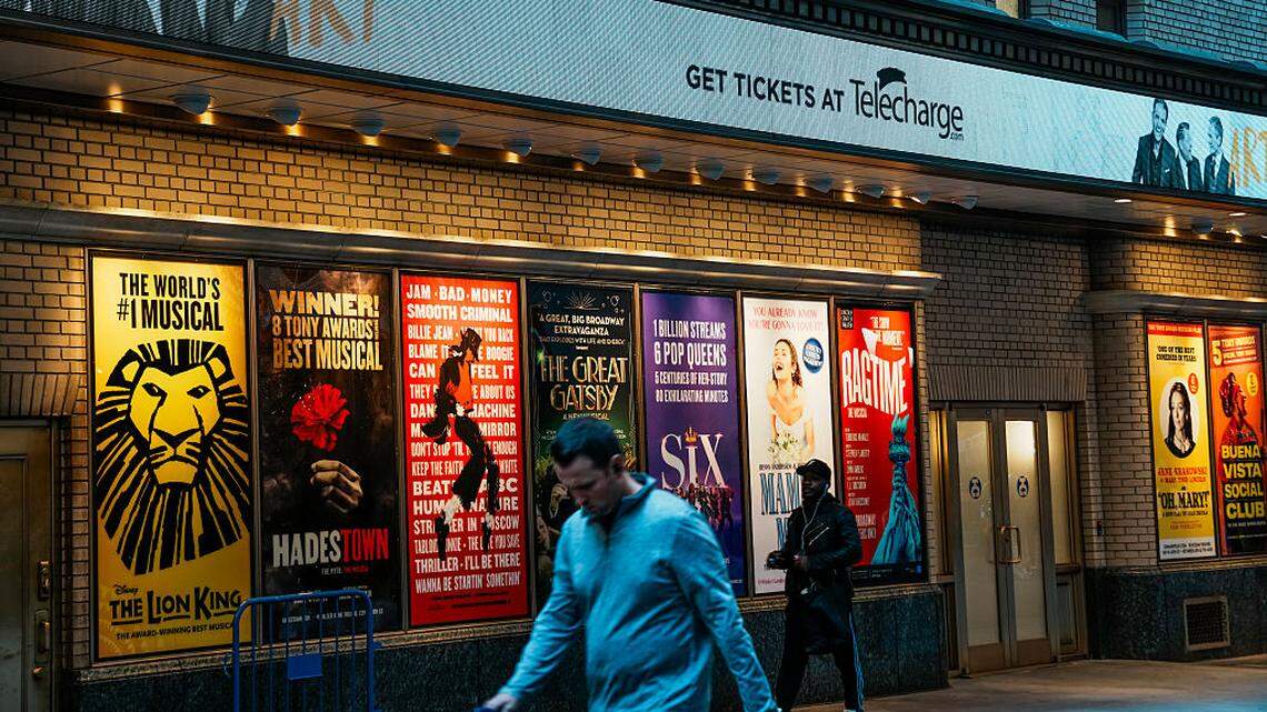 Vista de un teatro de Broadway, el 21 de octubre de 2025 en Times Square, Nueva York. 