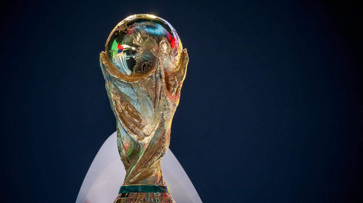 This photograph shows the FIFA World Cup trophy ahead of the 2026 FIFA World Cup and European Play-Off draw and Play-Off Tournament draw at the FIFA's Home of Football in Zurich on November 20, 2025. (Photo by Fabrice COFFRINI / AFP via Getty Images)