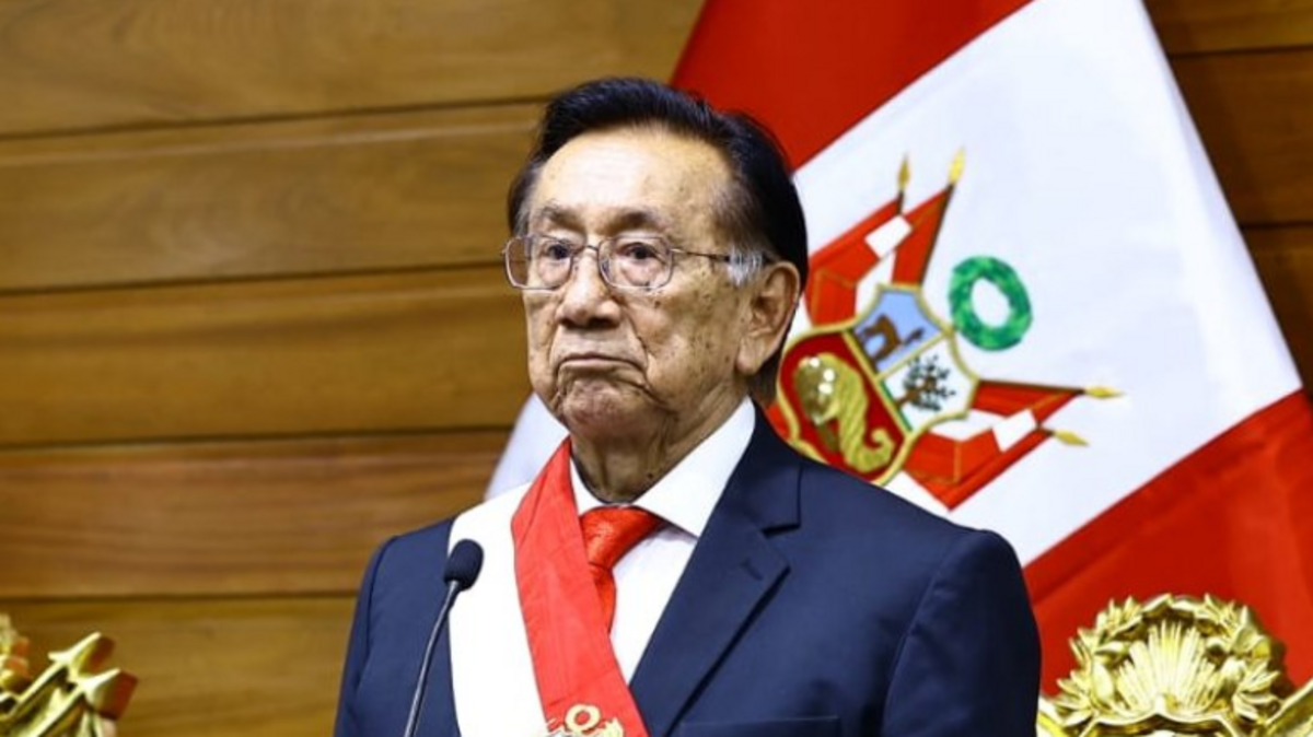 El izquierdista José María Balcázar fue elegido el miércoles para encabezar el Parlamento peruano y accedió automáticamente a la presidencia interina del país un día después de la destitución de José Jeri.
