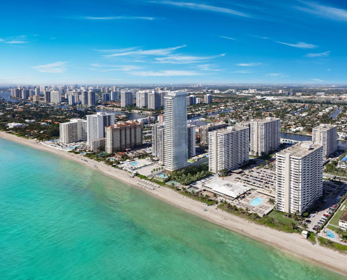 El edificio Ocean 2, una torre de cristal con vista al mar y al Intracostal, en Hallandale Beach, una de las ciudades zoom del sur de la Florida.