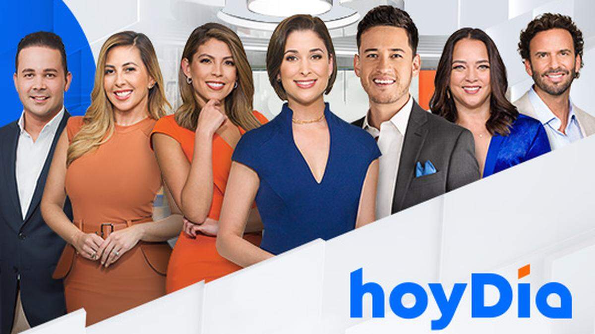Arantxa Loyzaga (centro) junto al equipo de ‘hoyDía’
